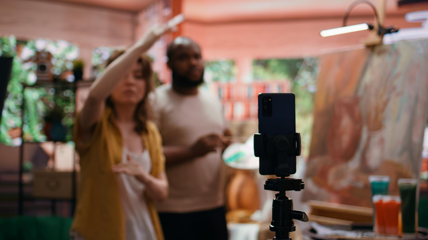 Emerging trends in the influencer market for large companies in 2025